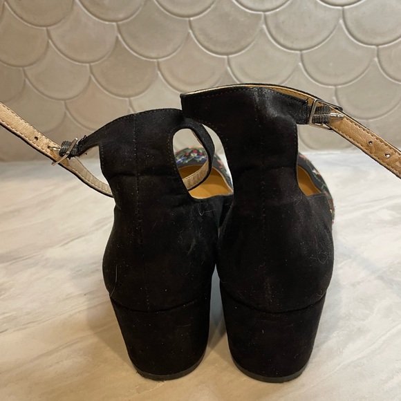 Chinese Landry Black Embroidered low heel Size 8 - Picture 3 of 5